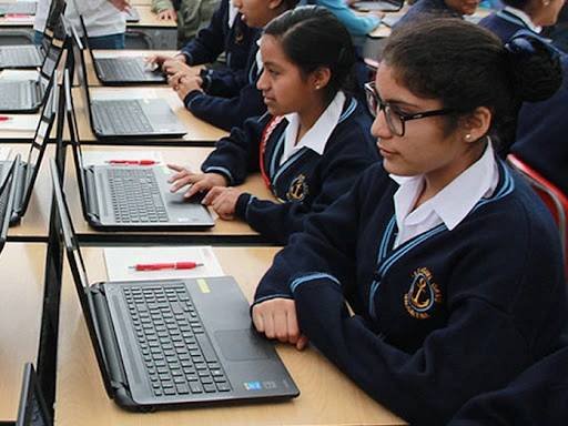 Educación y Ciencias de la Comunicación